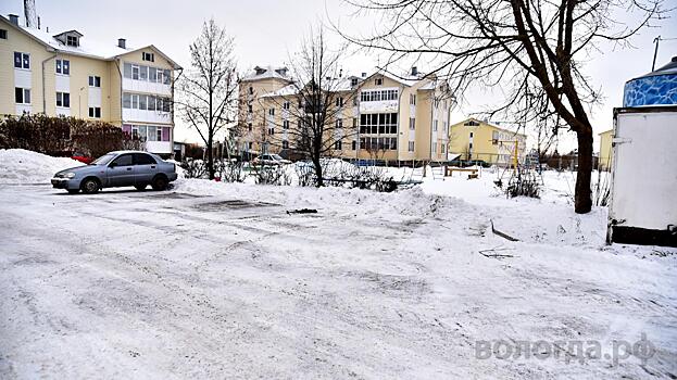 Более 3000 кубометров снега вывезли из Вологды ночью