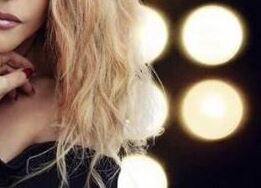 Фанаты навестили Пугачеву в ее «праздник желтых цветов»