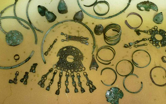 В шиловский музей передали частную коллекцию древних украшений