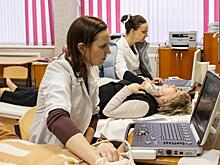 В курской школе врачи провели медосмотр педагогов без отрыва от работы