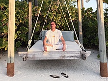 Где и как отдыхают звезды в отпуске: от гор Эквадора до морозного Якутска