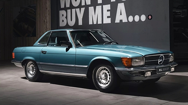 В Великобритании продают идеально сохранившийся Mercedes 500 SL 1982 года