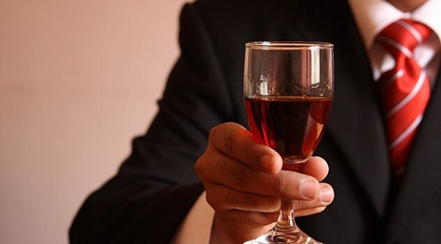 Доказано: алкоголики живут дольше трезвенников