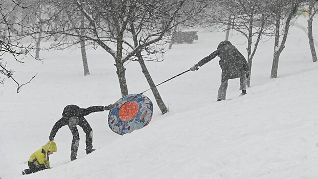 Физик объяснил, в чем опасность «ватрушки» для катания на льду