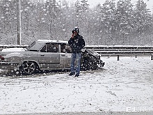 Через каждый метр — разбитый автомобиль: из-за снегопада на Московском тракте произошла серия ДТП