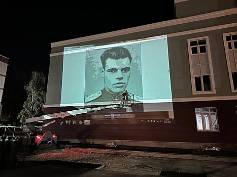 Портреты героев появятся на фасаде дзержинской школы