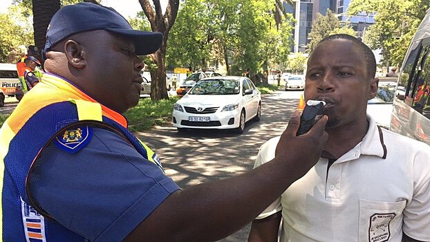В ЮАР пьющих за рулем хотят приравнять к насильникам и убийцам