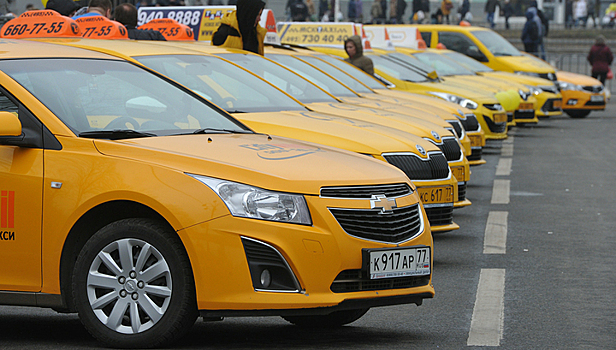 Таксисты и бомбилы ждут своего часа, Госдума рассмотрит законопроект о такси