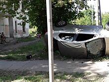В Самаре в результате ДТП, в котором перевернулся автомобиль, пострадал один человек