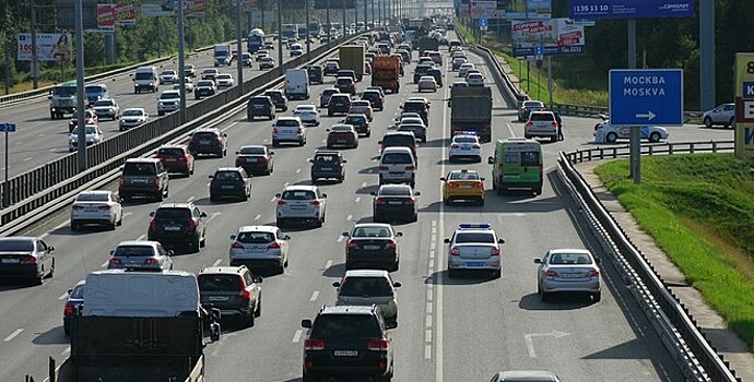 Власти Москвы посчитали количество машин на МКАД