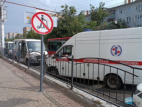 Женщина и ребенок получили травмы во время поездки в маршрутке