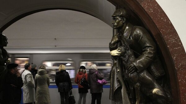 На нескольких станциях метро в Москве отключился свет