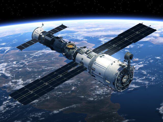 Первые экипажи Российской орбитальной станции будут состоять из двух космонавтов