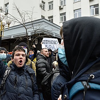 Ультрас во главе аполитичной молодежи: как меняются акции в поддержку Стерненко