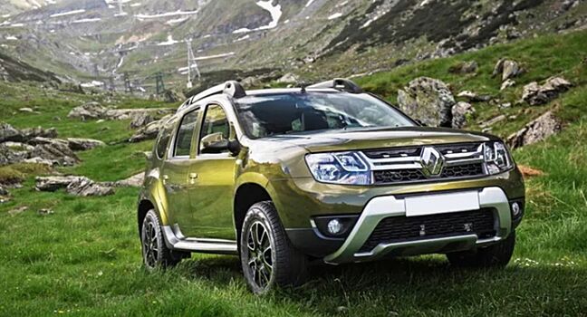 LADA Niva оставляет позади Duster: Автомобилисты сравнили кроссоверы в Сети