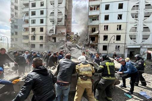 МЧС: из-под завалов дома в Белгороде спасли 12 человек, включая двух детей