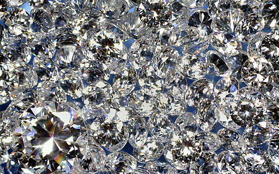 В Китае изобрели стекло для резки алмазов