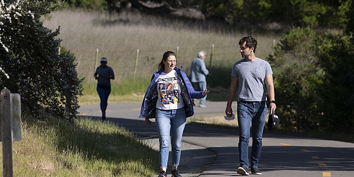 В области залива Сан-Франциско в США вновь открыты пешеходные дорожки в парках