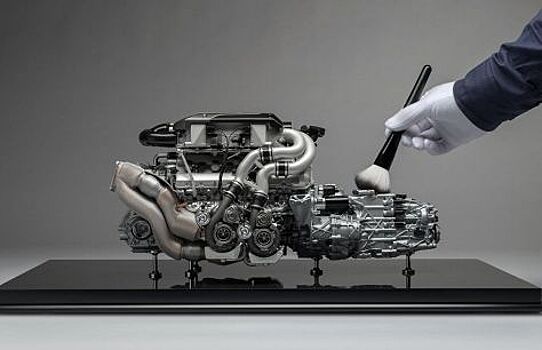 Мотор Bugatti Chiron в масштабе 1:4 оценили почти в 10 000 долларов