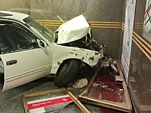 После ДТП в Новосибирске закрыли вход №5 на станции «Золотая Нива»