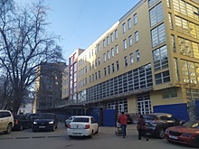 Нижегородцы потребовали снести забор возле долгостроя