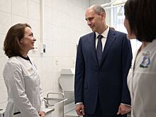 Денис Паслер открыл крупнейшую в Свердловской области поликлинику ДГБ №15 в Екатеринбурге