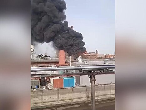 Прокуратура заявила о возросшей площади пожара в цеху в подмосковном Хотькове
