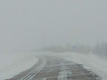 Пропавшего в снегу водителя грейдера удалось спасти на Сахалине