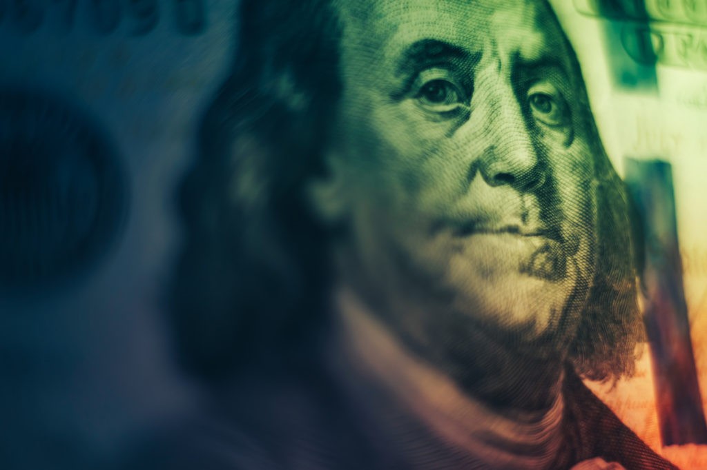 Доллар может рухнуть из-за США и Китая