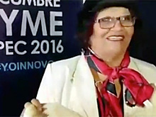 Вяжущая свитера перуанка рассказала о причинах для подарка Путину