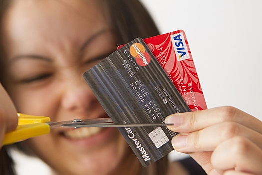 Число банковских карт в одни руки могут ограничить