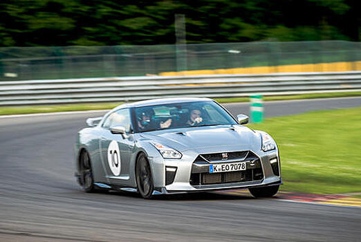 Nissan предложил покупателям GT-R бесплатный трек-день