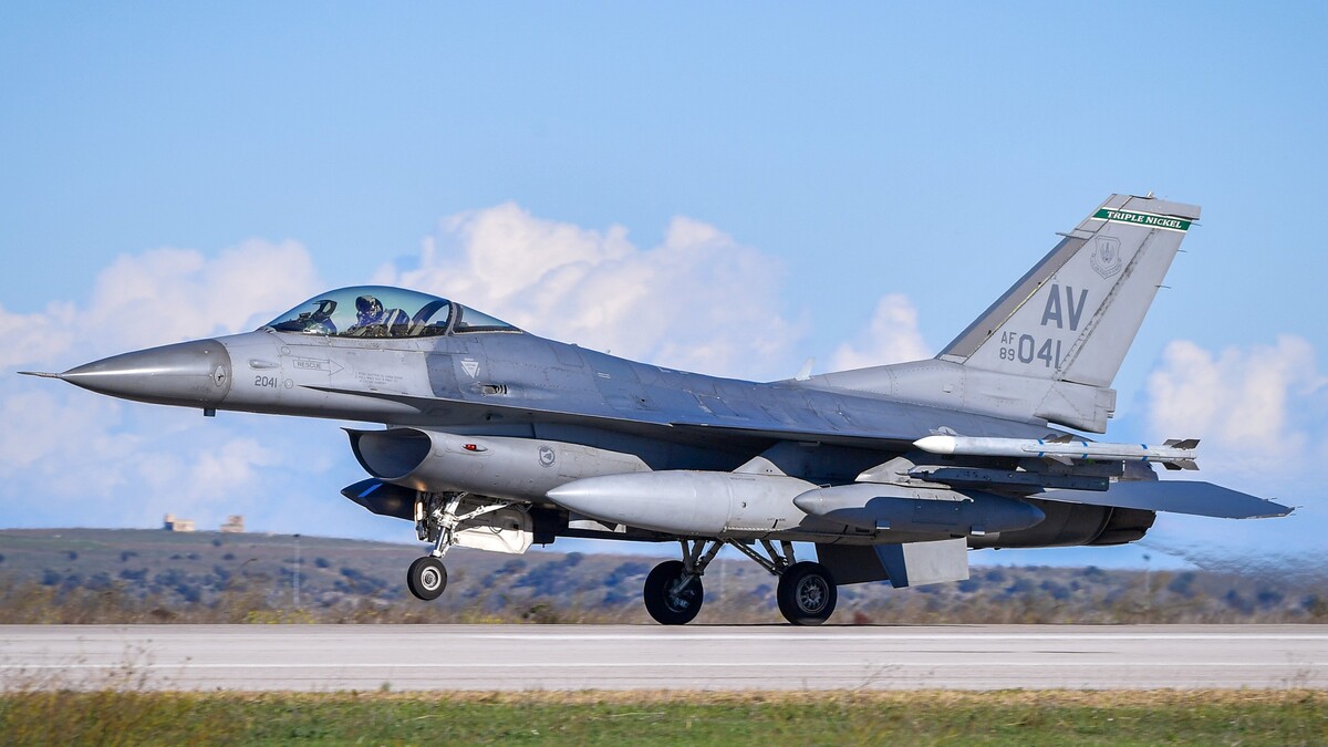 Западные СМИ отреагировали на потерю ВСУ первого F-16