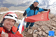 Восхождения в горах Дагестана российские альпинисты приурочили акции «Бессмертный полк»