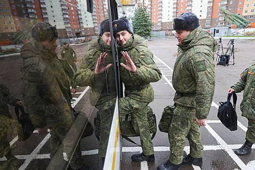 Комитет Совфеда одобрил закон о круглогодичном призыве в армию