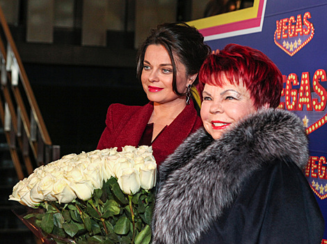 «Какой кайф!»: Наташа Королева прокатила мать на общественном транспорте по Москве