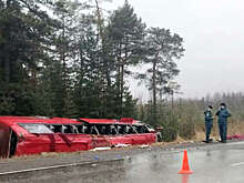 В Ханты-Мансийском районе автобус с людьми вылетел с дороги и разбился