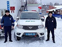 Сотрудники Госавтоинспекции Удмуртии спасли водителя, у которого в пути сломалась машина