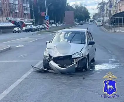 В Самаре в ДТП на перекрестке Победы и Ново-Вокзальной пострадала 52-летняя женщина