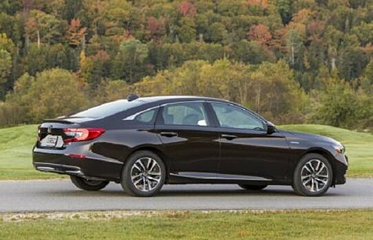 На рынок выходит гибридный седан Honda Accord