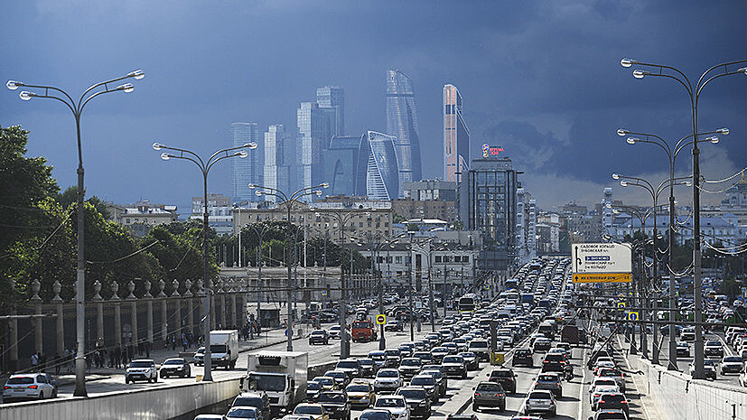Водителей в Москве предупредили о дачных пробках