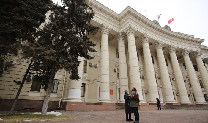 Спорткомитет волгоградской области. Стрельцова Волгоград администрация. Областная администрация Волгоградской области зимой. Волгоградская область Хуснуллин. Облкомимущество Волгоградской области.