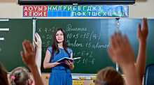 Давний спор педагогов и учеников на тему мобильников на уроках разом решил Роспотребнадзор