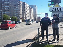Старая лестница, незаконная реклама и дорога с несколькими хозяевами: глава Ижевска прогулялся по центру города