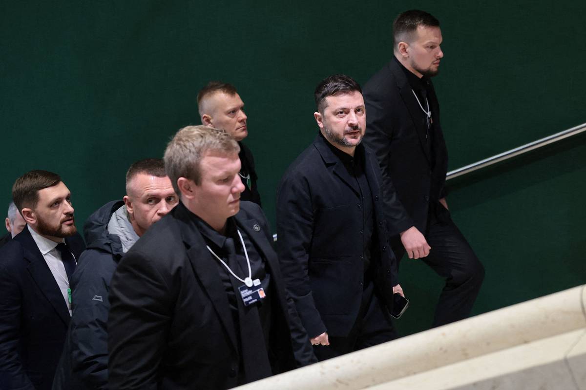 Сийярто объяснил причину вмешательства Зеленского в выборы в Венгрии