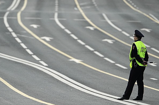 Из-за мощного пожара на складе в Подмосковье перекрыли движение по двум шоссе