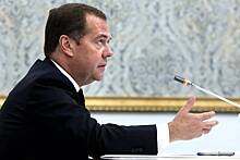 Медведев ответил на заявление сенатора из США о смерти русских