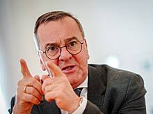 Глава Минобороны Германии нашел интимную связь немцев с оружием