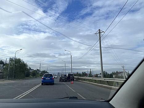 Две машины столкнулись на Карповском тракте