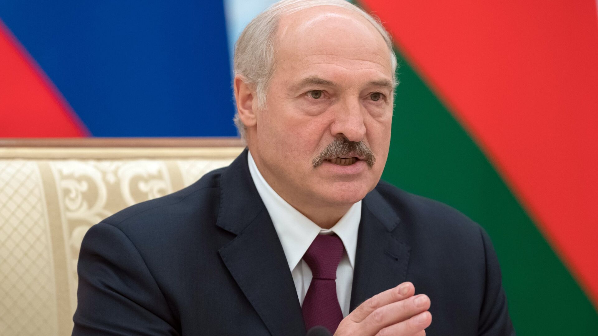 Лукашенко проведет совещание с силовым блоком по оценке обстановки вокруг Белоруссии
